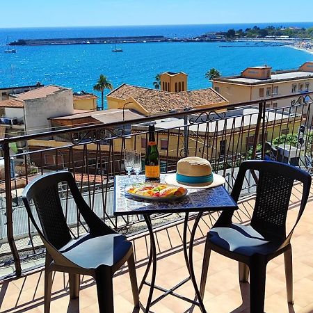 A Casa Dei Nonni Appartement Giardini-Naxos Buitenkant foto